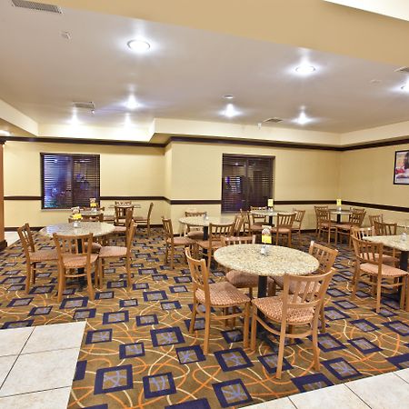 Holiday Inn Express Plymouth By Ihg Exterior photo