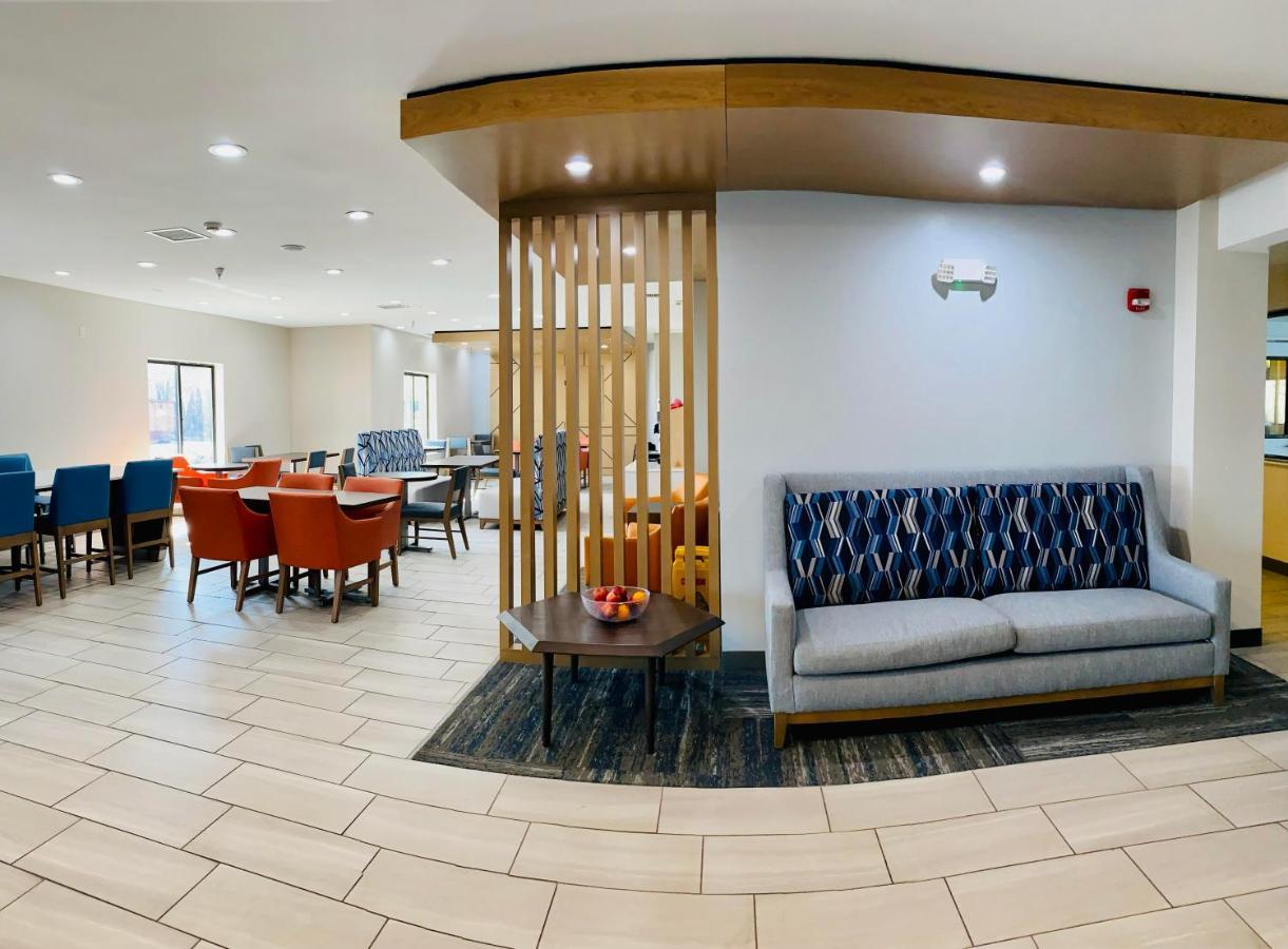 Holiday Inn Express Plymouth By Ihg Exterior photo