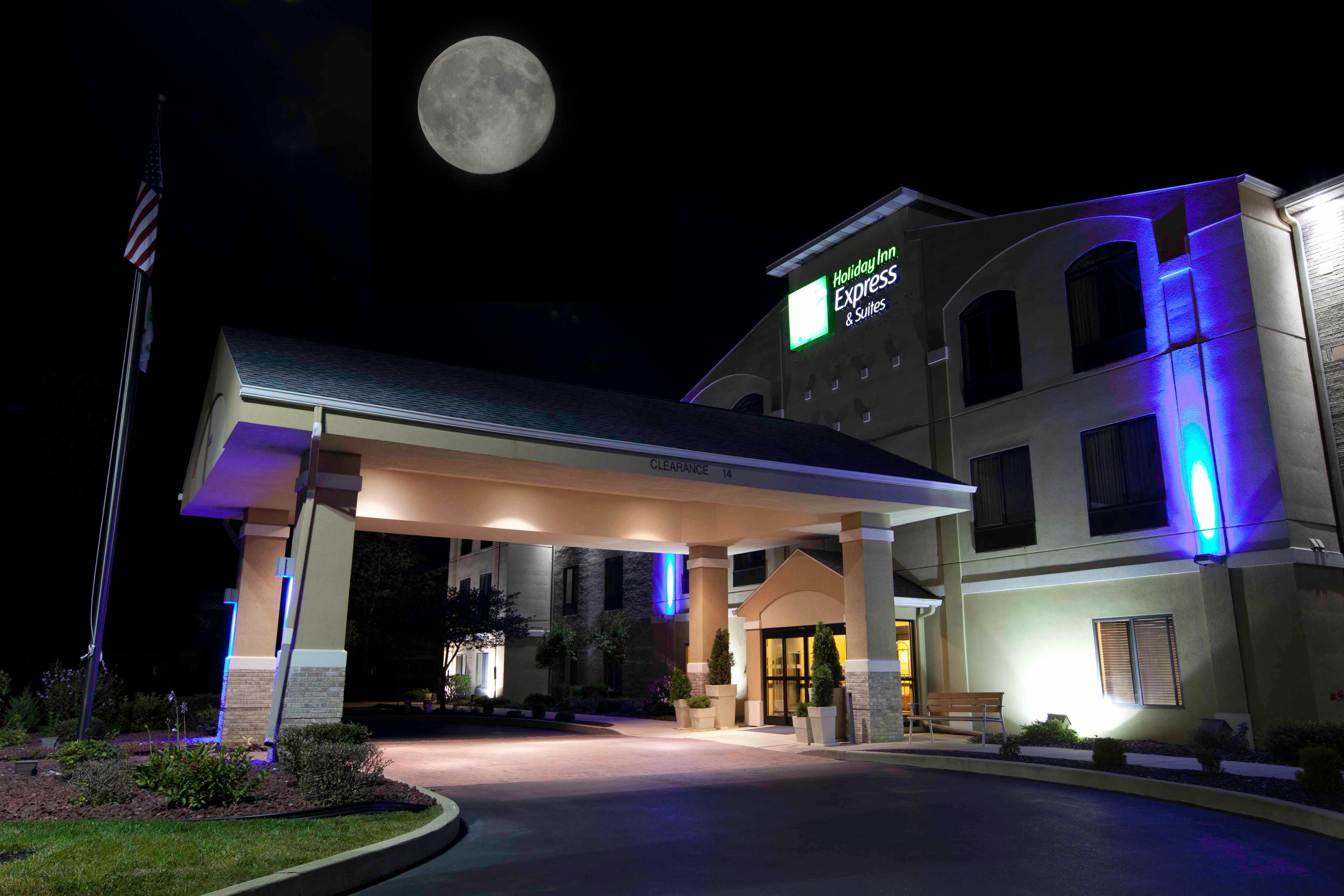 Holiday Inn Express Plymouth By Ihg Exterior photo