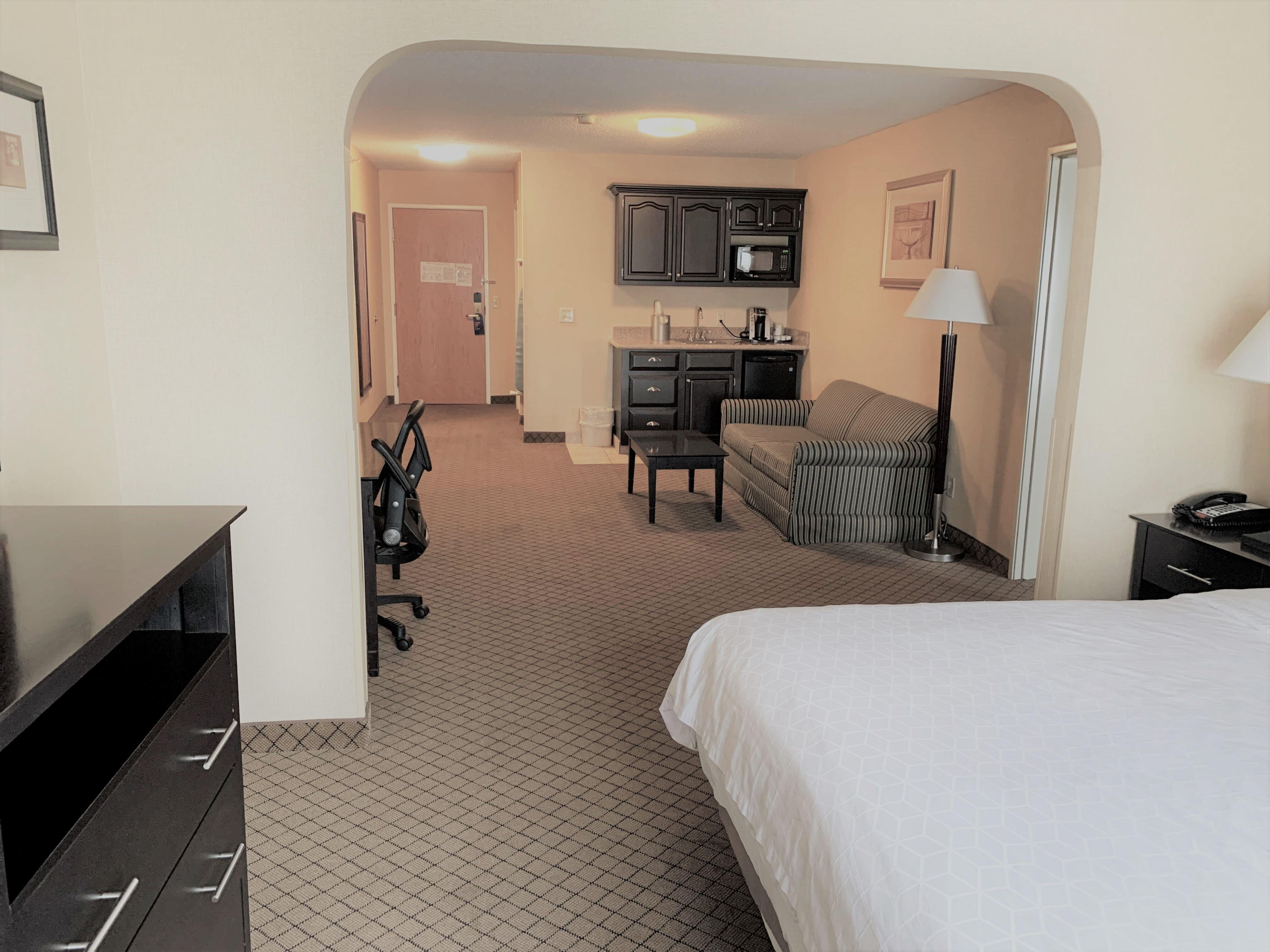 Holiday Inn Express Plymouth By Ihg Exterior photo